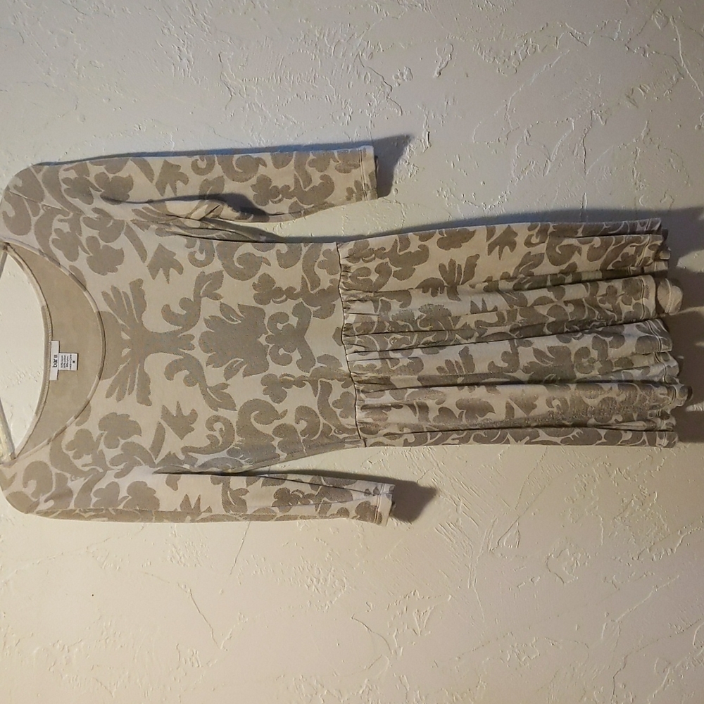 Bar lll dress. White and gray pattern.